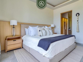 Luxury Oceanfront 3 BR Condo - Private Jacuzzi